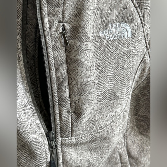 *NEW* - NORTH FACE "WOMEN'S' NEVER STOP EXPLORING JACKET (SMALL) - Picture 8 of 13
